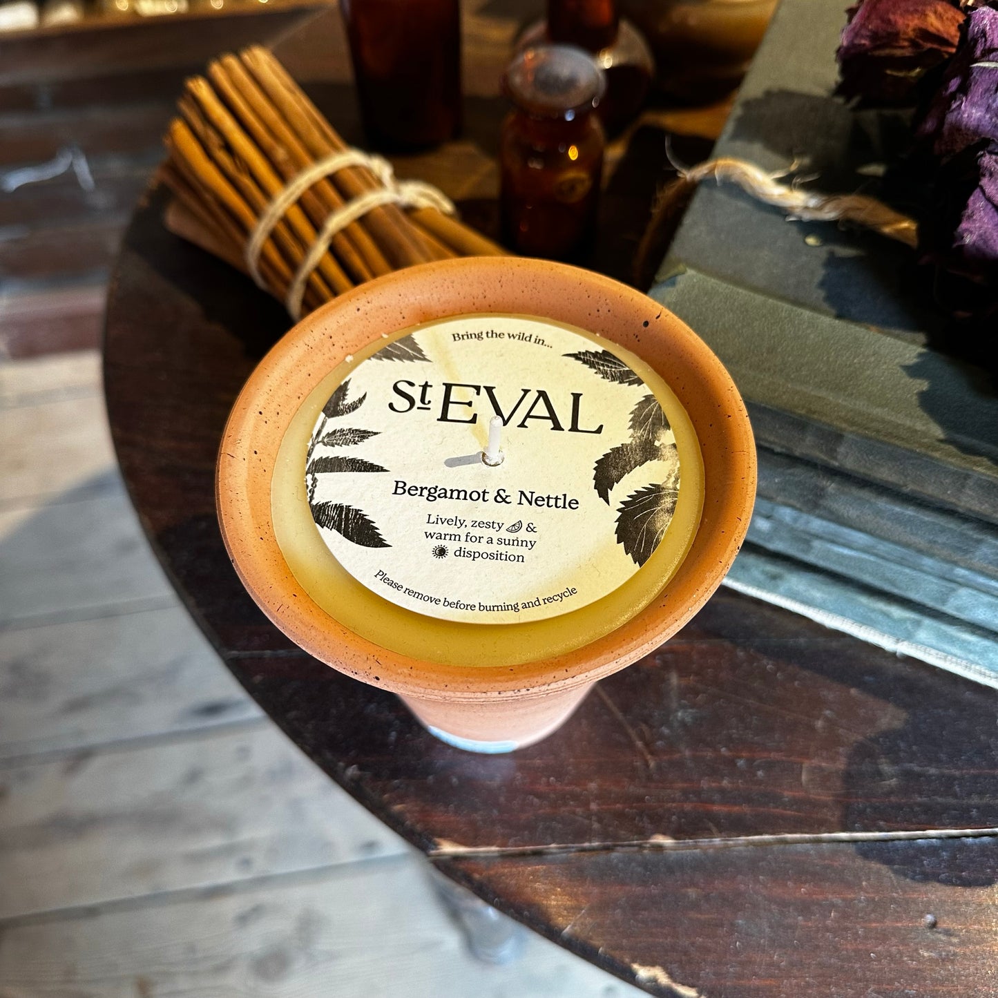 Victorian Herb Scented Candle: Bergamot & Nettle