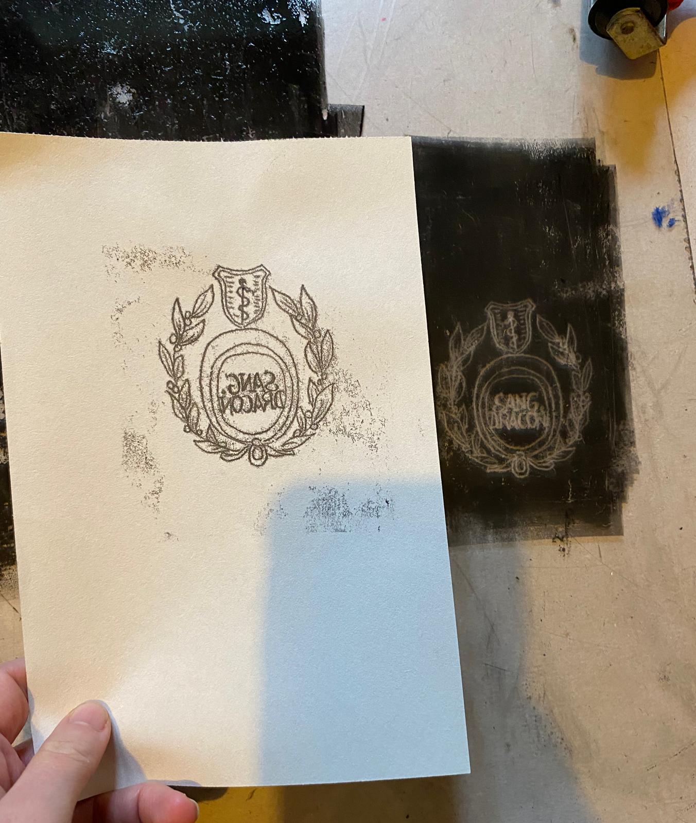 A printed impression of a label Sang. Dracon